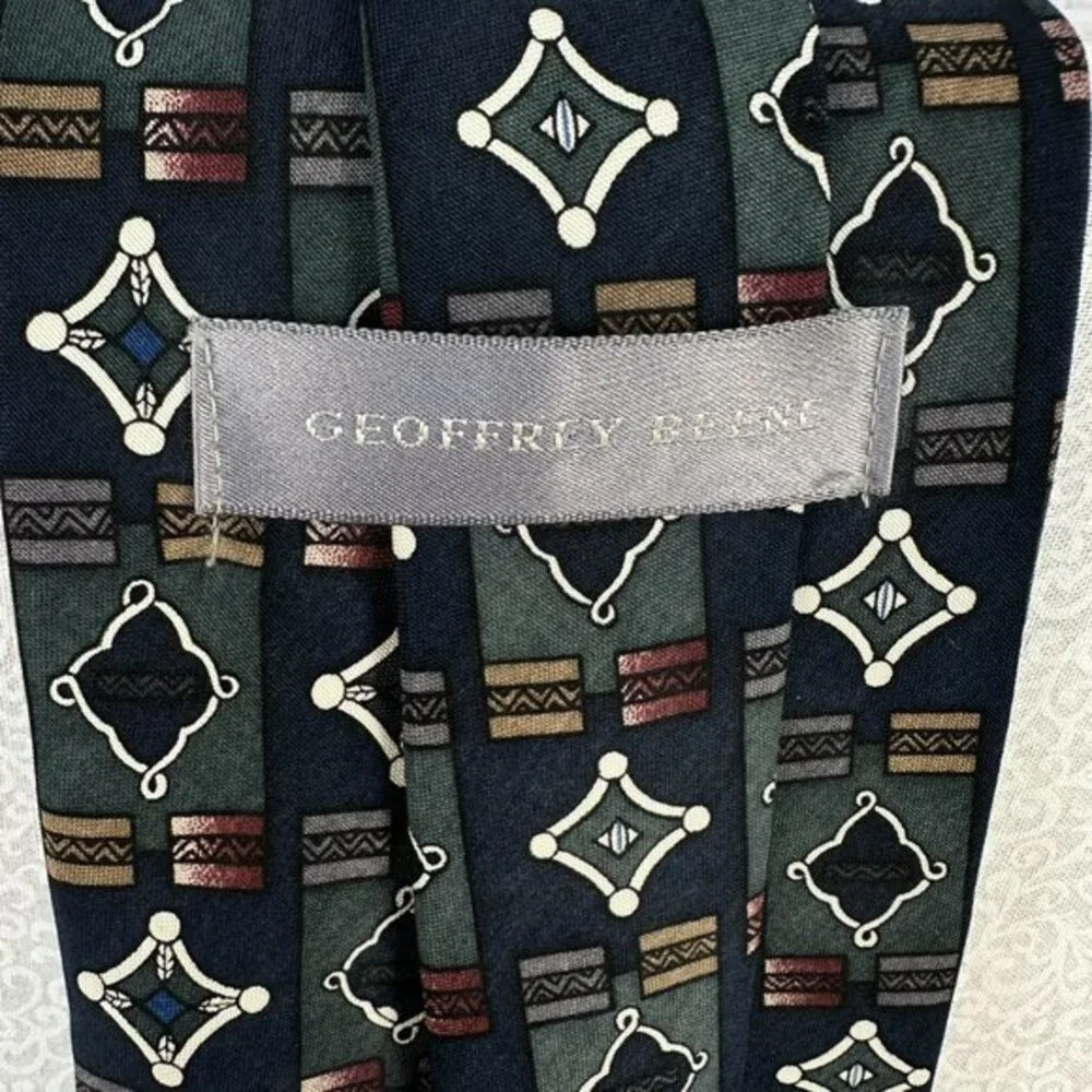 Geoffrey Beene 100% Silk Blue/Gray/White/Blush Geometric Neck‎ Tie, 4 Inch Wide